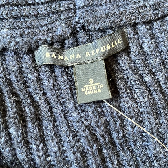 Banana Republic navy blue merino wool cowl neck sweater vest - Picture 4 of 8